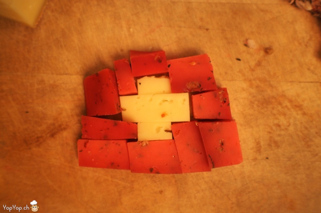 croix suisse en fromage pour 1er août