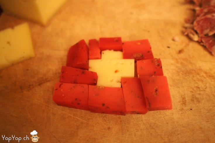 croix suisse en fromage pour le 1er août apéro